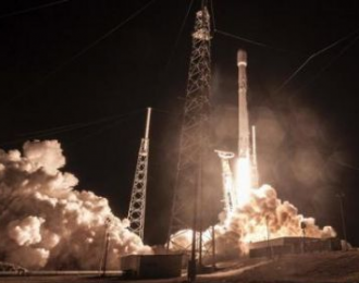 SpaceX将发射“猎鹰重型”火箭 搭载特斯拉电动车