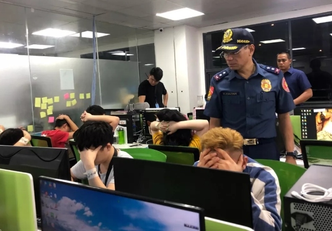 菲警方昨晚突击拘捕500多人：通过网络在中国大陆实施诈骗